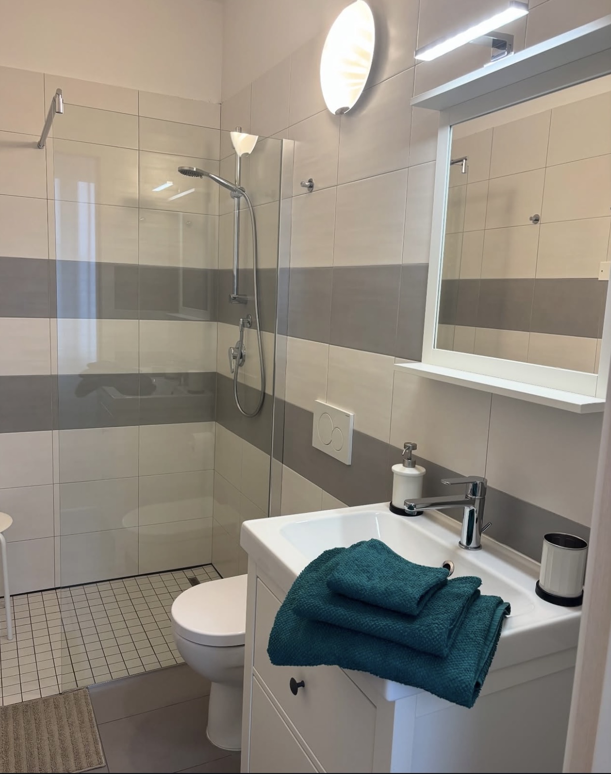 Tortellino — bagno con box doccia