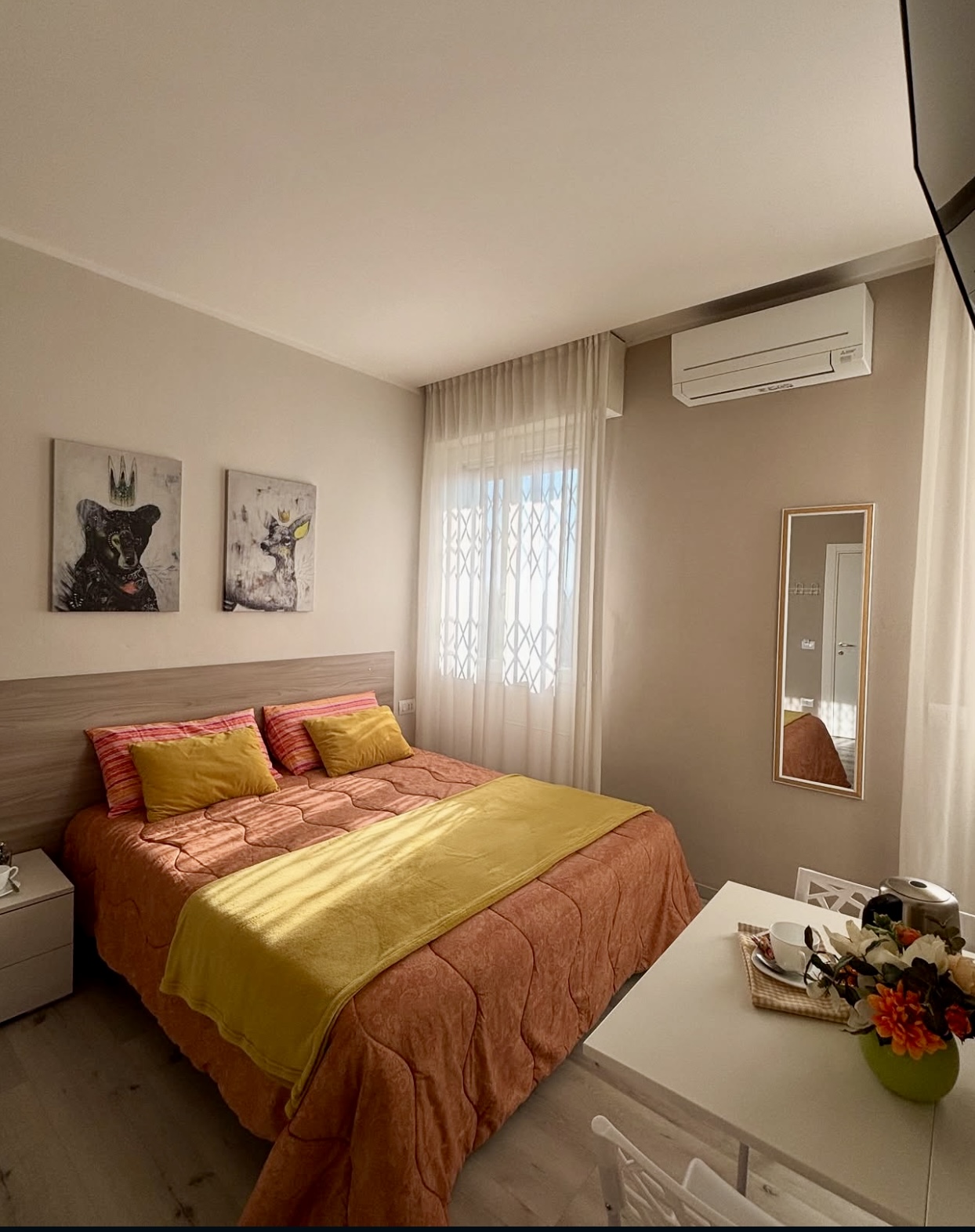 Tortellino — camera con letto matrimoniale